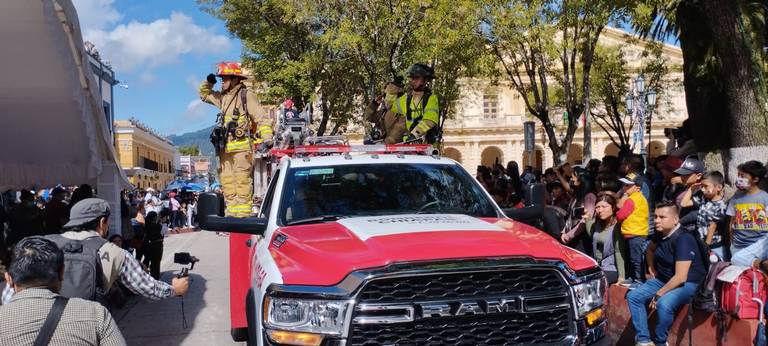 En San Cristóbal de las Casas, concluye sin incidentes el desfile Cívico  Militar - El Heraldo de Chiapas | Noticias Locales, Policiacas, sobre  México, Chiapas y el Mundo