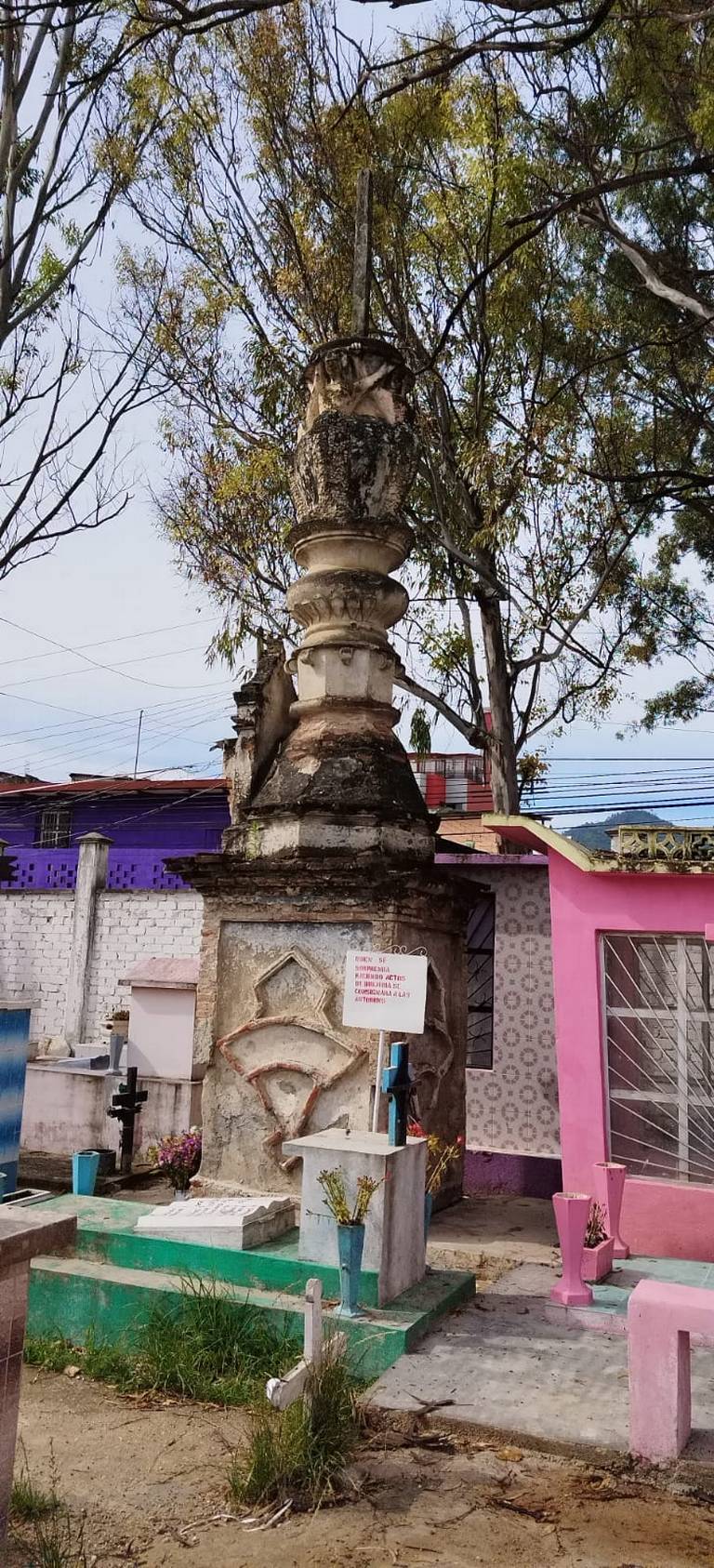 La tumba de la Bruja Enedina, una leyenda de San Cristóbal de las Casas -  El Heraldo de Chiapas | Noticias Locales, Policiacas, sobre México, Chiapas  y el Mundo